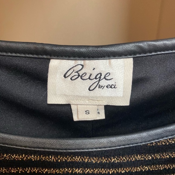 Beautiful Sparkly Black and Gold Stretch and Flowy Dress - Picture 4 of 4